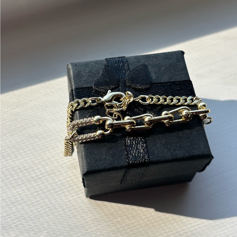 Gold Plated Mixed Chain Bracelet w/ Pavé Link ✨ Trendy Chunky Statement Jewelry - Picture 4 of 7